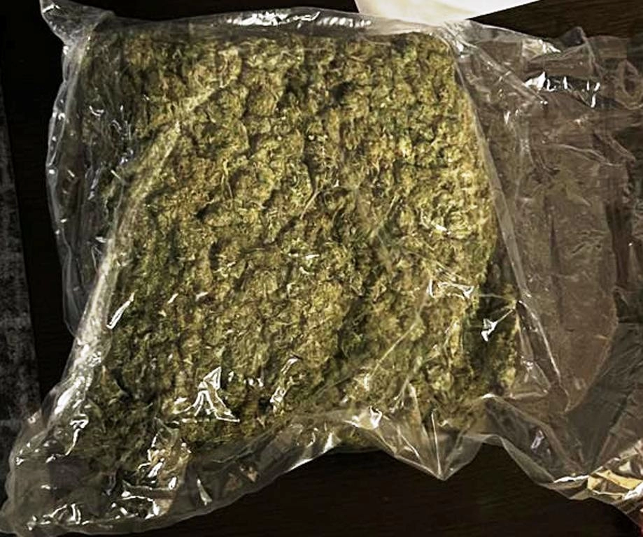 Uprava policije - prilikom pretresanja, u Lukavcu pronađeno i oduzeto oko 1,1 kg opojne droge